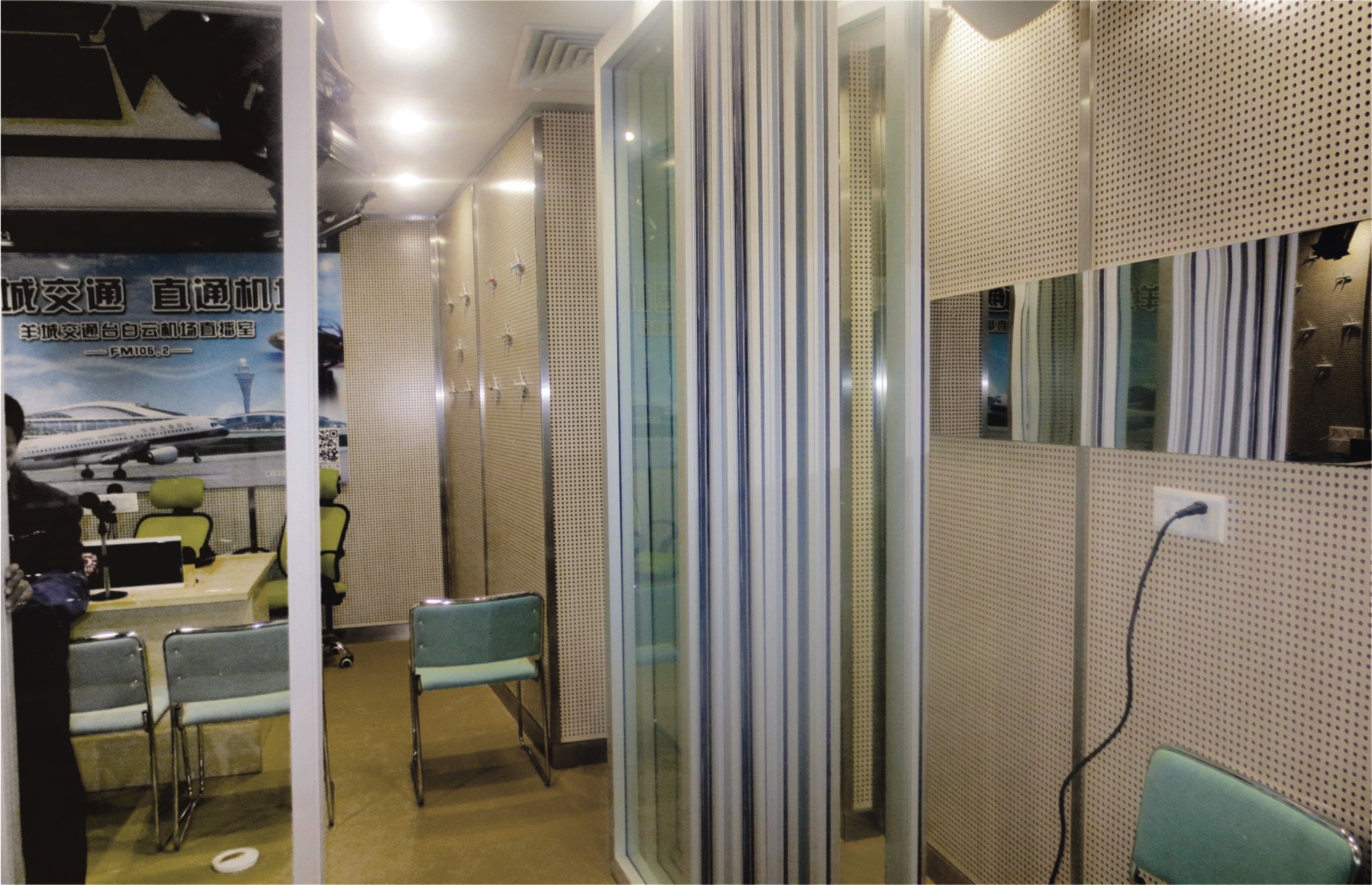 有框玻璃活动隔断